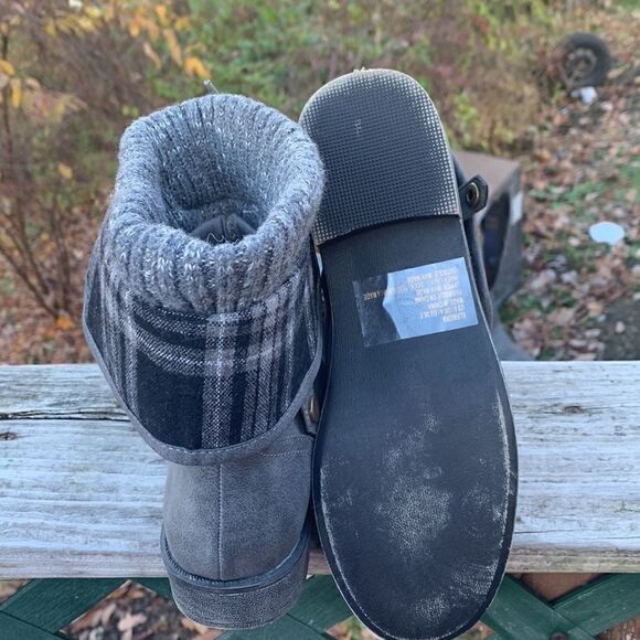 Just fab Sweater Trim Gray Boots Sz 6 - Picture 4 of 11